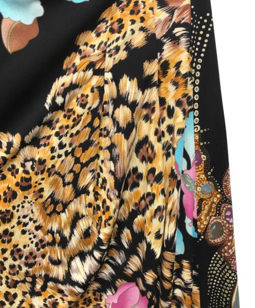LEONARD FASHION（レオナールファッション）LEONARD FASHION (レオナールファッション) 花柄プリントスカート ブラック サイズ:67の古着・服飾アイテム