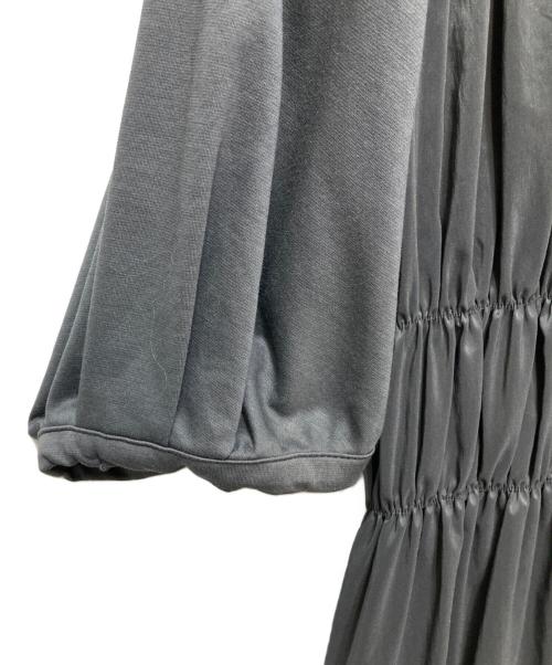 BALLSEY（ボールジィ）BALLSEY (ボールジィ) コットンジャージーコンビ シャーリングワンピース グレー サイズ:36の古着・服飾アイテム