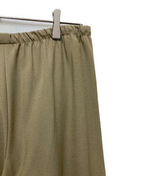 qualite（カリテ）qualite (カリテ) 2WAYバックピーチセミフレアパンツ ベージュ サイズ:40の古着・服飾アイテム