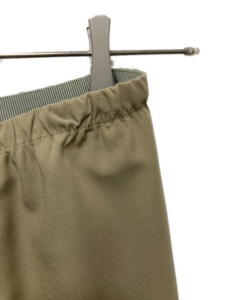 qualite（カリテ）qualite (カリテ) 2WAYバックピーチセミフレアパンツ ベージュ サイズ:40の古着・服飾アイテム