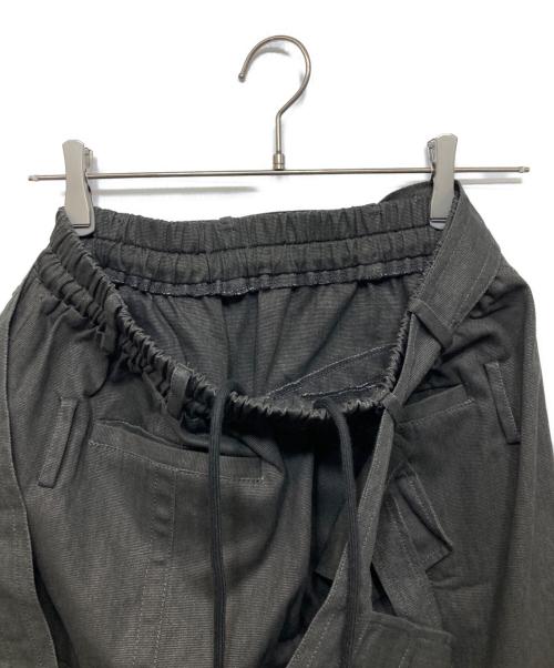 VIAVANDA（ヴィアヴァンダ）VIAVANDA (ヴィアヴァンダ) BELT BAG 2WAY LONG SKIRT グレー サイズ:FREE 未使用品の古着・服飾アイテム