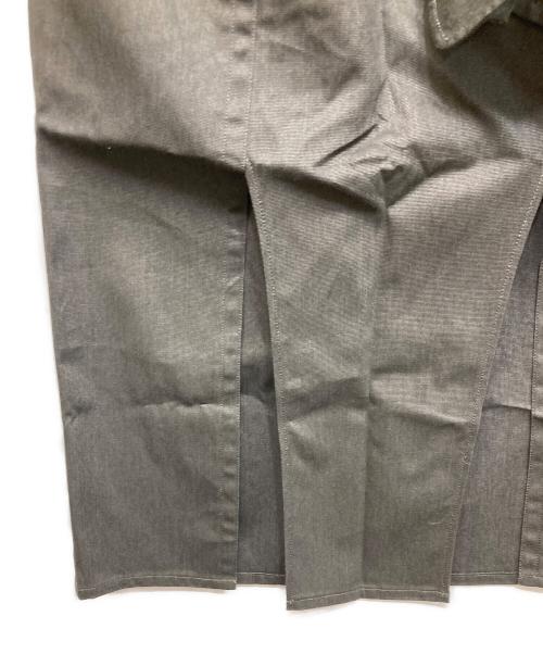 VIAVANDA（ヴィアヴァンダ）VIAVANDA (ヴィアヴァンダ) BELT BAG 2WAY LONG SKIRT グレー サイズ:FREE 未使用品の古着・服飾アイテム
