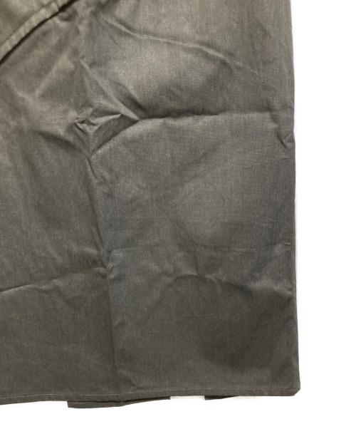 VIAVANDA（ヴィアヴァンダ）VIAVANDA (ヴィアヴァンダ) BELT BAG 2WAY LONG SKIRT グレー サイズ:FREE 未使用品の古着・服飾アイテム