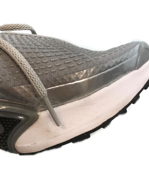 NIKE（ナイキ）NIKE (ナイキ) ローカットスニーカー グレー サイズ:25.5の古着・服飾アイテム