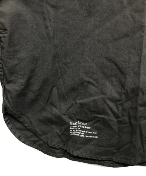 FreshService（フレッシュサービス）FreshService (フレッシュサービス) UTILITY S/S B.D SHIRT グレー サイズ:S 未使用品の古着・服飾アイテム