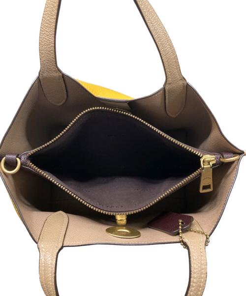 COACH（コーチ）COACH (コーチ) ウィロウ トート 24 カラーブロック イエローの古着・服飾アイテム