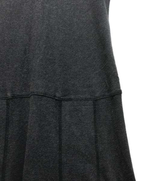 ISSEY MIYAKE（イッセイミヤケ）ISSEY MIYAKE (イッセイミヤケ) 半袖パネルラインワンピース グレー サイズ:Lの古着・服飾アイテム