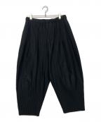 HOMME PLISSE ISSEY MIYAKEオム プリッセ イッセイ ミヤケ）の古着「消しプリーツパンツ」｜ブラック