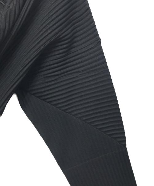 HOMME PLISSE ISSEY MIYAKE（オム プリッセ イッセイ ミヤケ）HOMME PLISSE ISSEY MIYAKE (オム プリッセ イッセイ ミヤケ) プリーツジップアップジャケット ブラック サイズ:2の古着・服飾アイテム