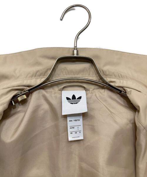 adidas（アディダス）adidas (アディダス) oasis (オアシス) ツアーコーチジャケット ベージュ サイズ:Sの古着・服飾アイテム