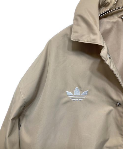 adidas（アディダス）adidas (アディダス) oasis (オアシス) ツアーコーチジャケット ベージュ サイズ:Sの古着・服飾アイテム