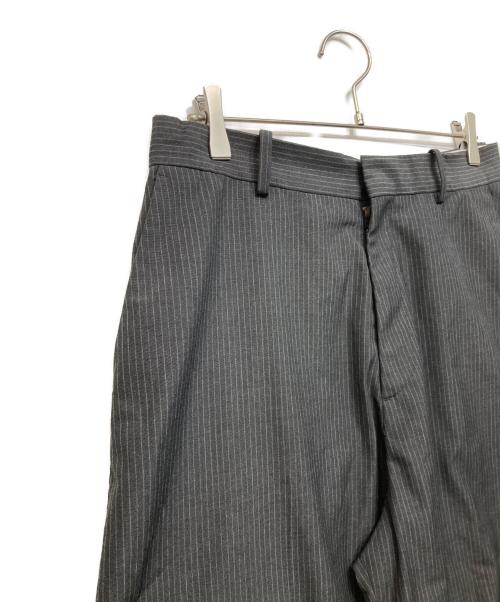 Acne studios（アクネ ストゥディオズ）Acne studios (アクネ ストゥディオズ) ストライプテーパードスラックス グレー サイズ:46の古着・服飾アイテム