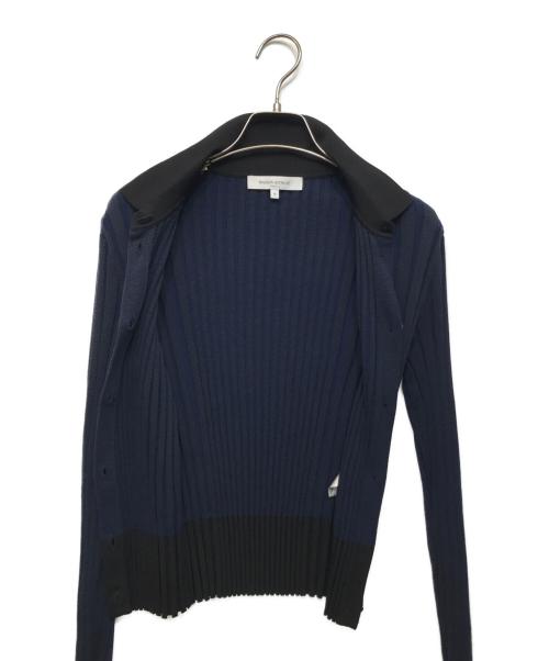 maison kitsune（メゾンキツネ）MAISON KITSUNE (メゾンキツネ) E ベイビー フォックス プリーツ リブカーディガン ネイビー サイズ:Mの古着・服飾アイテム