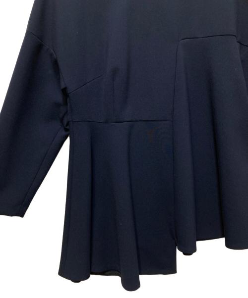 ENFOLD（エンフォルド）ENFOLD (エンフォルド) アシンメトリーペプラムプルオーバー ネイビー サイズ:38の古着・服飾アイテム