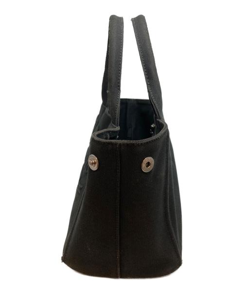 PRADA（プラダ）PRADA (プラダ) エンボスロゴカナバ ブラックの古着・服飾アイテム