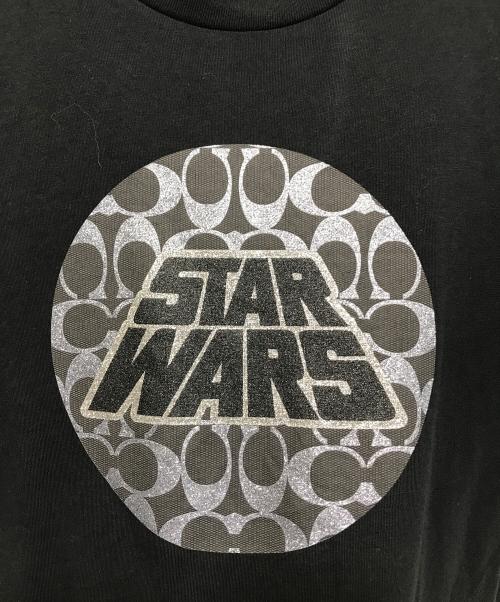 COACH（コーチ）COACH (コーチ) STAR WARS (スターウォーズ) シグネチャープリントロゴＴシャツ ブラック サイズ:XSの古着・服飾アイテム