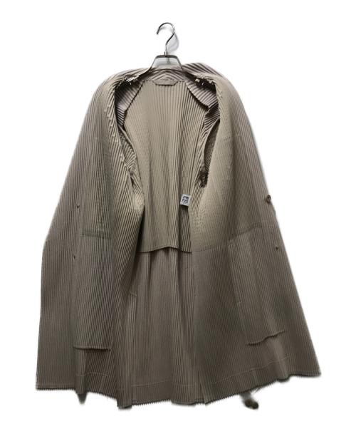 HOMME PLISSE ISSEY MIYAKE（オム プリッセ イッセイ ミヤケ）HOMME PLISSE ISSEY MIYAKE (オム プリッセ イッセイ ミヤケ) LINEN LIKEプリーツコート ベージュ サイズ:3 未使用品の古着・服飾アイテム