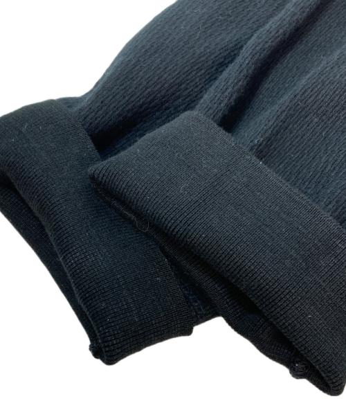 TAKAHIROMIYASHITA TheSoloIst.（タカヒロミヤシタ ザソロイスト）TAKAHIROMIYASHITA TheSoloIst. (タカヒロミヤシタ ザソロイスト) shoulder buttoned boat neck heavy themal shirt. ブラック サイズ:44の古着・服飾アイテム