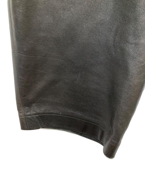 ISSEY MIYAKE（イッセイミヤケ）ISSEY MIYAKE (イッセイミヤケ) ロゴ入りラムレザーワイドパンツ ブラック サイズ:Mの古着・服飾アイテム