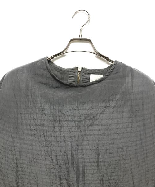 dip ltd（ディテール イン パーフェクション）dip ltd (ディテール イン パーフェクション) BEAMS PLUS (ビームスプラス) ナイロンTシャツ グレー サイズ:XLの古着・服飾アイテム