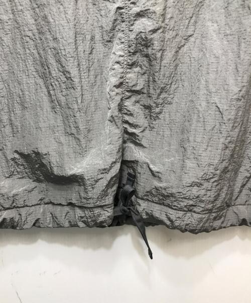 dip ltd（ディテール イン パーフェクション）dip ltd (ディテール イン パーフェクション) BEAMS PLUS (ビームスプラス) ナイロンTシャツ グレー サイズ:XLの古着・服飾アイテム