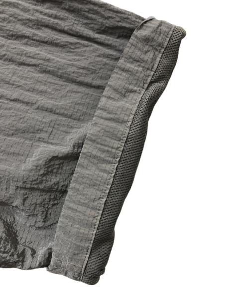dip ltd（ディテール イン パーフェクション）dip ltd (ディテール イン パーフェクション) BEAMS PLUS (ビームスプラス) ナイロンTシャツ グレー サイズ:XLの古着・服飾アイテム