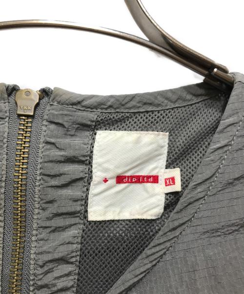 dip ltd（ディテール イン パーフェクション）dip ltd (ディテール イン パーフェクション) BEAMS PLUS (ビームスプラス) ナイロンTシャツ グレー サイズ:XLの古着・服飾アイテム