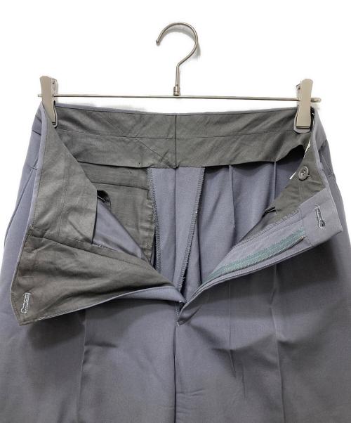 ISSEY MIYAKE（イッセイミヤケ）ISSEY MIYAKE (イッセイミヤケ) 1タックウールスラックス IM23-FF384 グレー サイズ:Mの古着・服飾アイテム