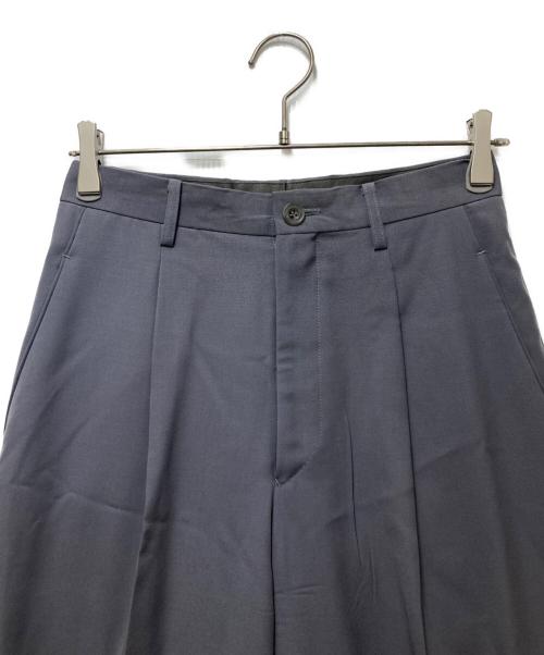 ISSEY MIYAKE（イッセイミヤケ）ISSEY MIYAKE (イッセイミヤケ) 1タックウールスラックス IM23-FF384 グレー サイズ:Mの古着・服飾アイテム