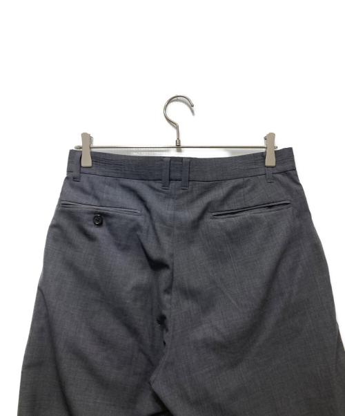 KICS DOCUMENT.（キクスドキュメント）KICS DOCUMENT. (キクスドキュメント) TROPICAL T/W TUCK PANTS グレー サイズ:4の古着・服飾アイテム
