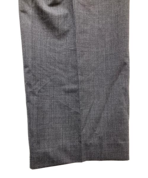 KICS DOCUMENT.（キクスドキュメント）KICS DOCUMENT. (キクスドキュメント) TROPICAL T/W TUCK PANTS グレー サイズ:4の古着・服飾アイテム