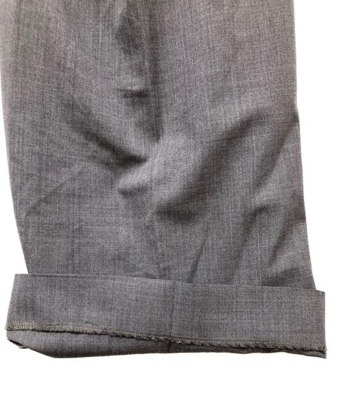 KICS DOCUMENT.（キクスドキュメント）KICS DOCUMENT. (キクスドキュメント) TROPICAL T/W TUCK PANTS グレー サイズ:4の古着・服飾アイテム