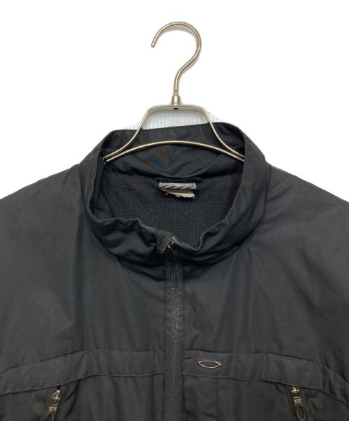 OAKLEY（オークリー）OAKLEY (オークリー) メタルロゴナイロンジャケット ブラック サイズ:Mの古着・服飾アイテム