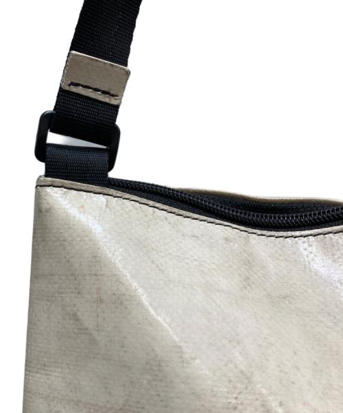 FREITAG（フライターグ）FREITAG (フライターグ) LOUショルダーバッグ ベージュの古着・服飾アイテム
