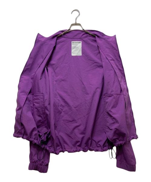 SOFTHYPHEN（ソフトハイフン）SOFTHYPHEN (ソフトハイフン) オフショルダージャケット/OPEN SHOULDER NYLON SWING TOP パープル サイズ:03の古着・服飾アイテム