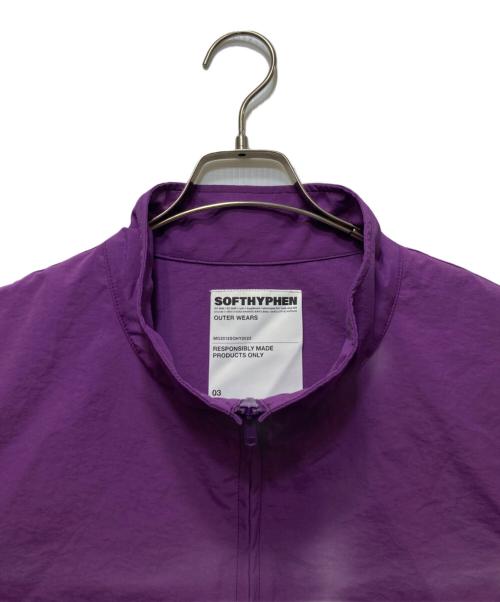 SOFTHYPHEN（ソフトハイフン）SOFTHYPHEN (ソフトハイフン) オフショルダージャケット/OPEN SHOULDER NYLON SWING TOP パープル サイズ:03の古着・服飾アイテム