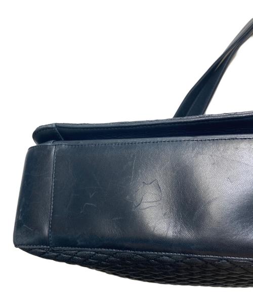 BALLY（バリー）BALLY (バリー) ラムレザーチェーンショルダーバッグ ネイビーの古着・服飾アイテム