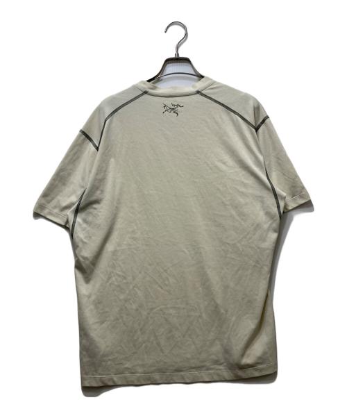 ARC'TERYX（アークテリクス）ARC'TERYX (アークテリクス) SYSTEM A/COPAL SHORT SLEEVE POCKET TEE ベージュ サイズ:Mの古着・服飾アイテム