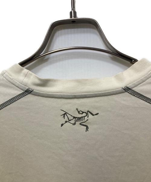ARC'TERYX（アークテリクス）ARC'TERYX (アークテリクス) SYSTEM A/COPAL SHORT SLEEVE POCKET TEE ベージュ サイズ:Mの古着・服飾アイテム