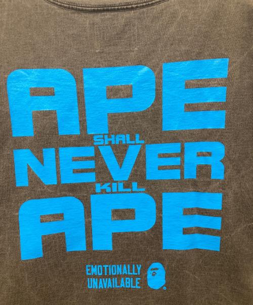 EMOTIONALLY UNAVAILABLE（エモーショナリー・アンアベイラブル）EMOTIONALLY UNAVAILABLE (エモーショナリー・アンアベイラブル) A BATHING APE (アベイシングエイプ) EU APE SS TEE　26SS  グレー サイズ:Lの古着・服飾アイテム