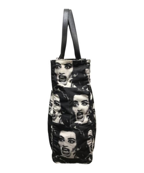 MARC JACOBS（マークジェイコブス）MARC JACOBS (マークジェイコブス) マリア・カラス モノクロプリント トートバッグ ブラックの古着・服飾アイテム