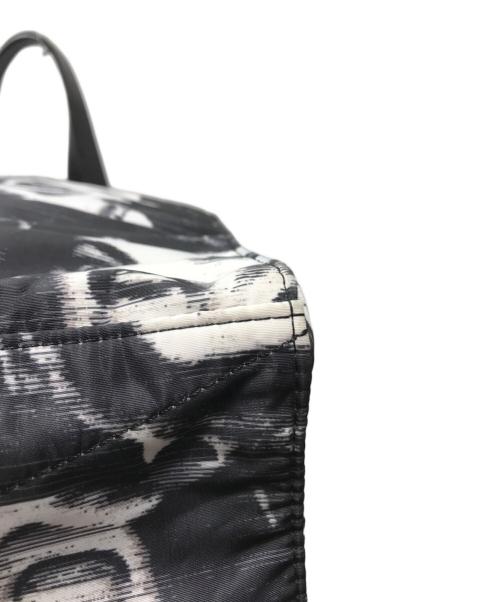 MARC JACOBS（マークジェイコブス）MARC JACOBS (マークジェイコブス) マリア・カラス モノクロプリント トートバッグ ブラックの古着・服飾アイテム