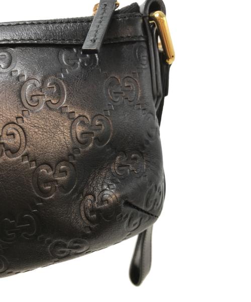 GUCCI（グッチ）GUCCI (グッチ) グッチシマレザー GG型押し バンブーチャーム リストレットポーチ　159913 ブラックの古着・服飾アイテム