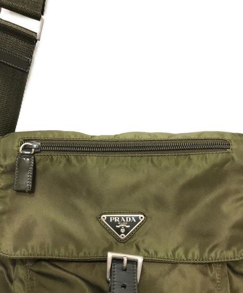 PRADA（プラダ）PRADA (プラダ) ナイロン メッセンジャー ショルダーバッグ オリーブの古着・服飾アイテム