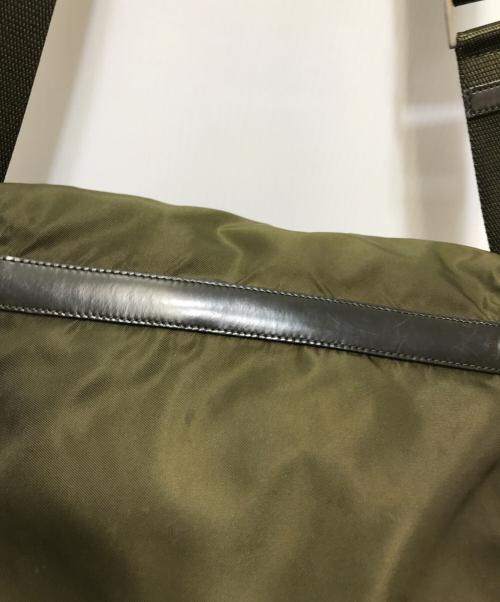 PRADA（プラダ）PRADA (プラダ) ナイロン メッセンジャー ショルダーバッグ オリーブの古着・服飾アイテム