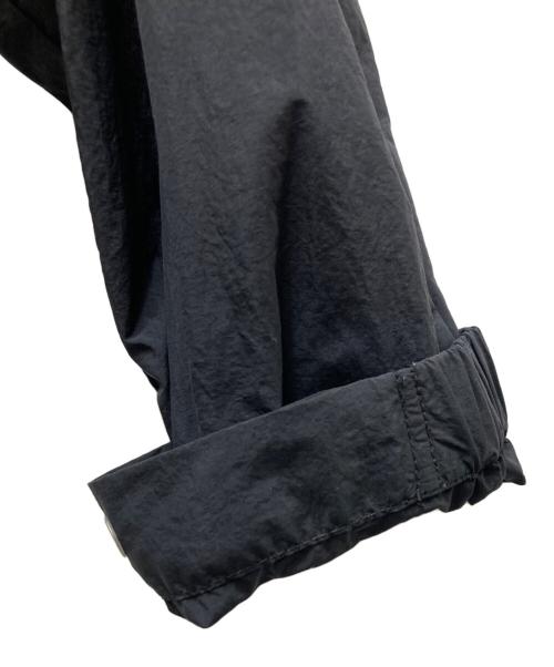 maison kitsune（メゾンキツネ）MAISON KITSUNE (メゾンキツネ) フォックスパッチ ウィンドブレーカー ブラック サイズ:Mの古着・服飾アイテム