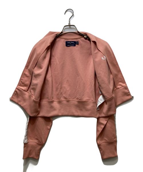 FRED PERRY（フレッドペリー）FRED PERRY (フレッドペリー) Cropped Taped Track Jacket（クロップドテープド トラックジャケット）J4133/Z25 ピンク サイズ:38の古着・服飾アイテム