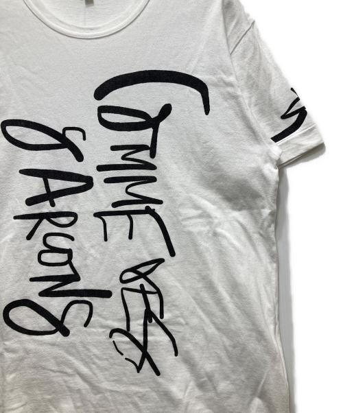 COMME des GARCONS（コムデギャルソン）COMME des GARCONS (コムデギャルソン) 縦書きロゴ Tシャツ ホワイト サイズ:Mの古着・服飾アイテム