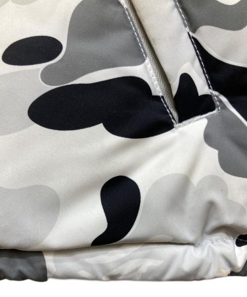 A BATHING APE（アベイシングエイプ）A BATHING APE (アベイシングエイプ) ABC CAMO REVERSIBLE DOWN VEST　23AW  グレー サイズ:Sの古着・服飾アイテム