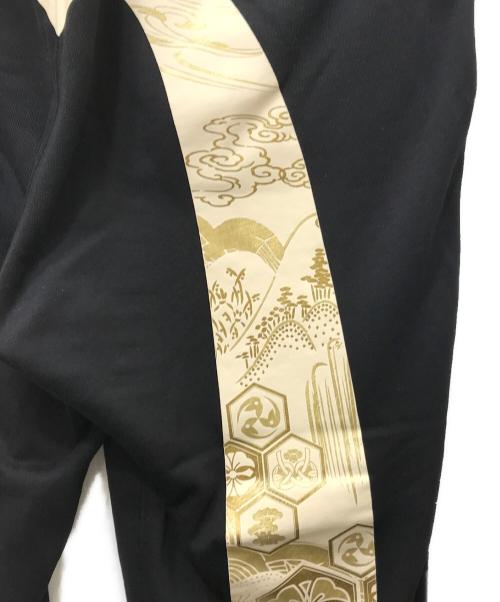 EVISU（エヴィス）EVISU (エヴィス) カモメと鶴の恩返し大黒プリント レギュラーフィットスウェットパンツ ブラック サイズ:XXLの古着・服飾アイテム